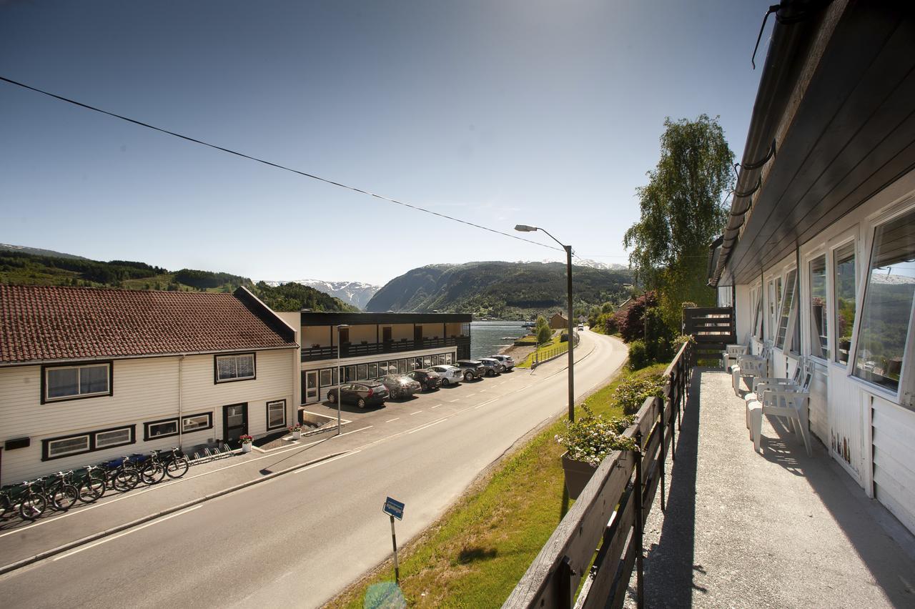 Strand Fjordmotel Ulvik Esterno foto
